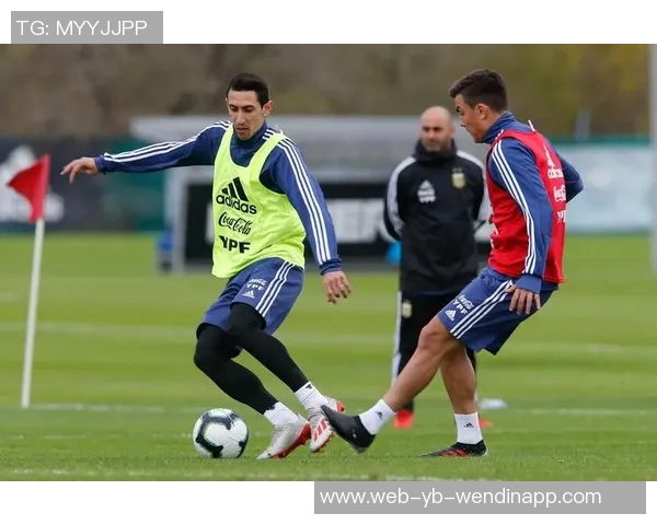 阿根廷队备战波多黎各梅西归队训练照片引发球迷热议